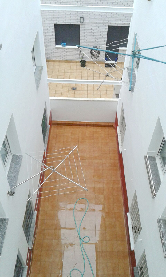 Foto: Patio de Luces Rehabilitado por SOS Cubiertas en Gijón de