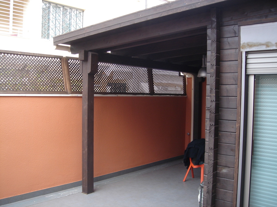 Patio trasero anterior a la reforma vista 1