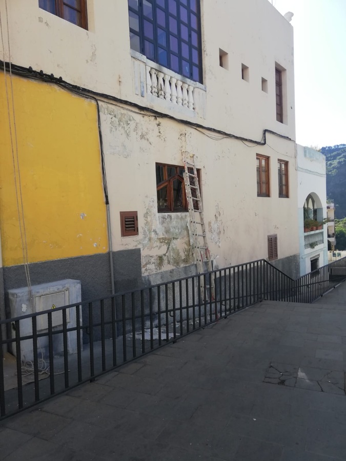 Pintura exterior de fachada reparación de superficies