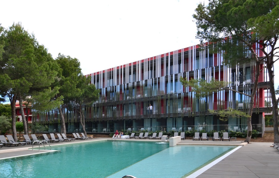 PISCINA