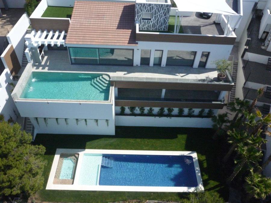 PISCINA 2