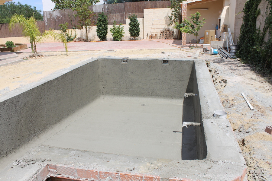 piscina 8x4 con escalera