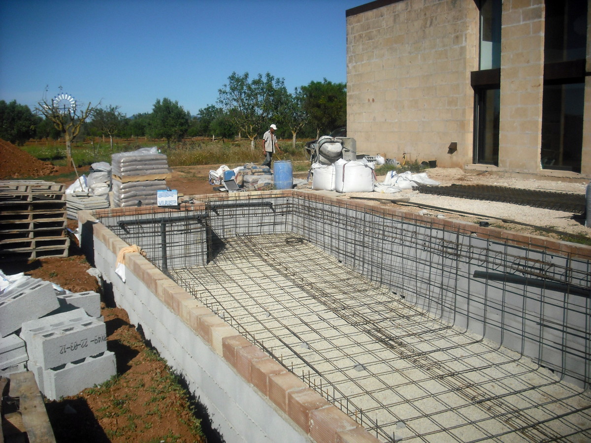 PISCINA CANPOS