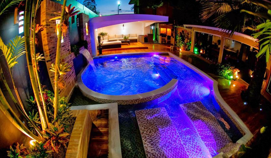 Piscina con fuente