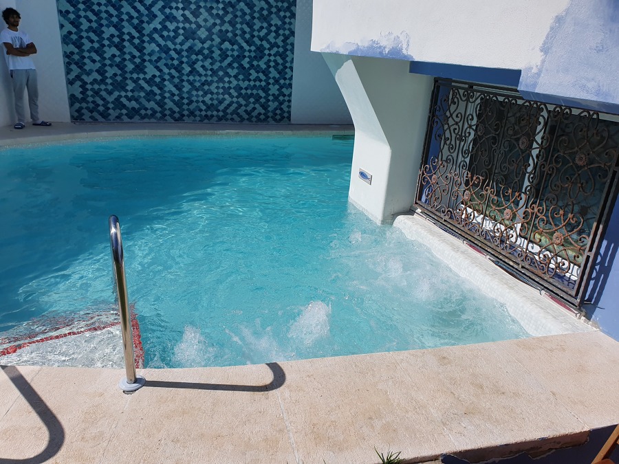 Piscina con Jacuzzi