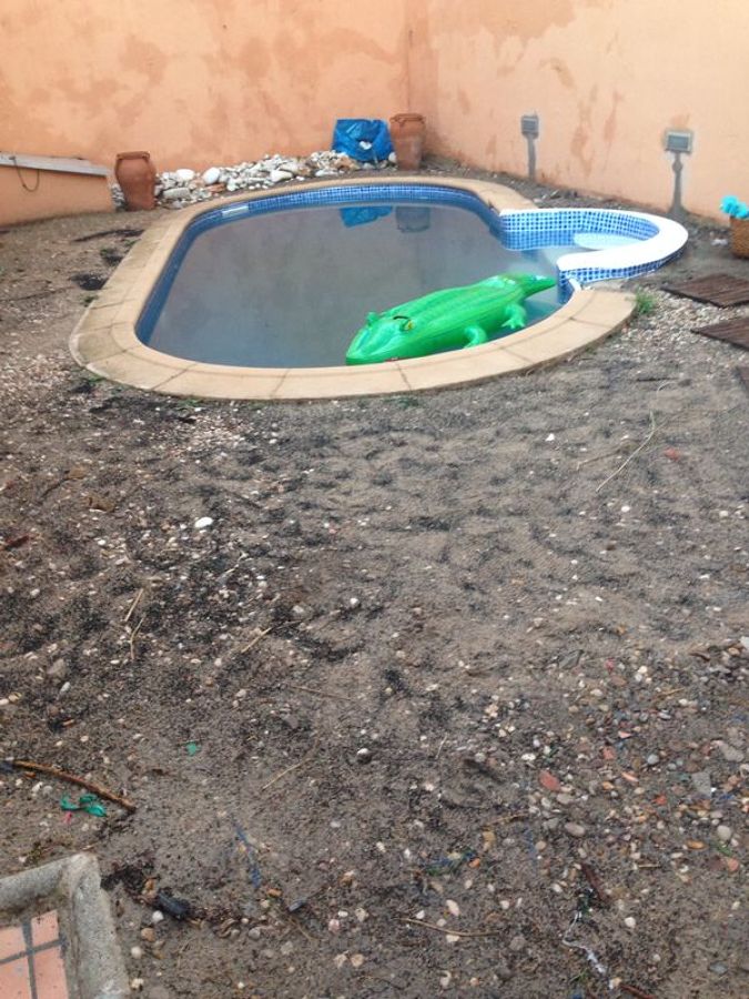 PISCINA