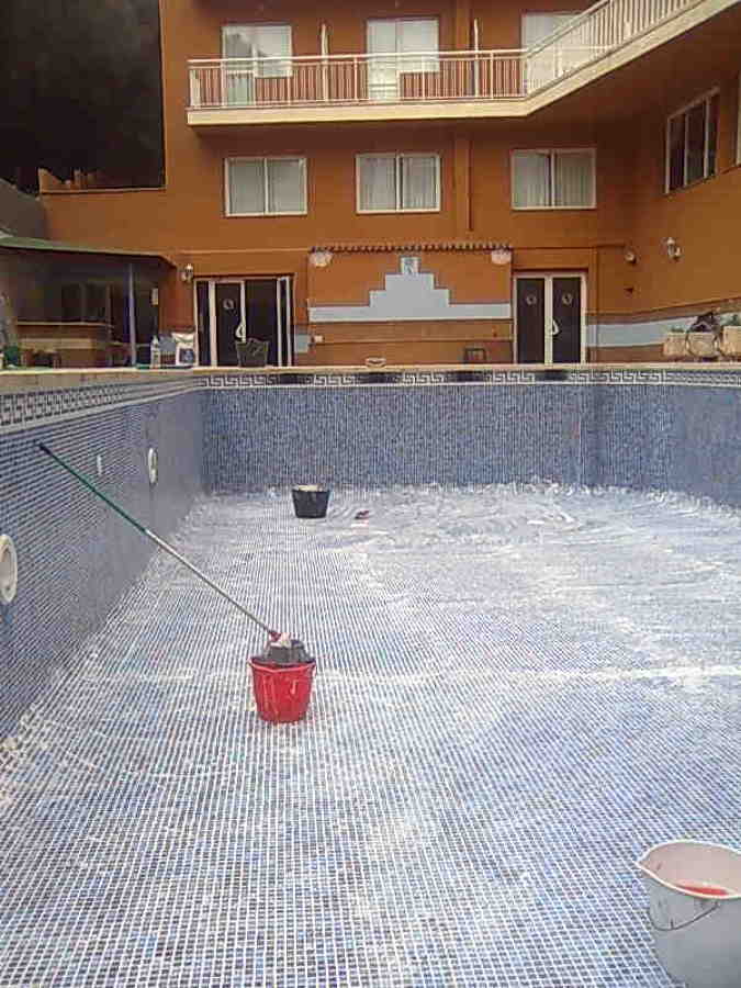 PISCINAS