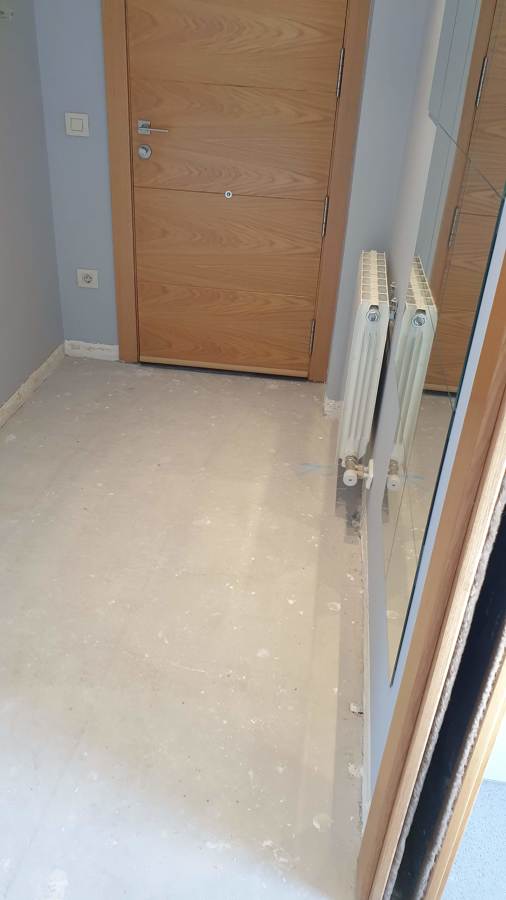Planteamiento de instalación de suelo laminado.