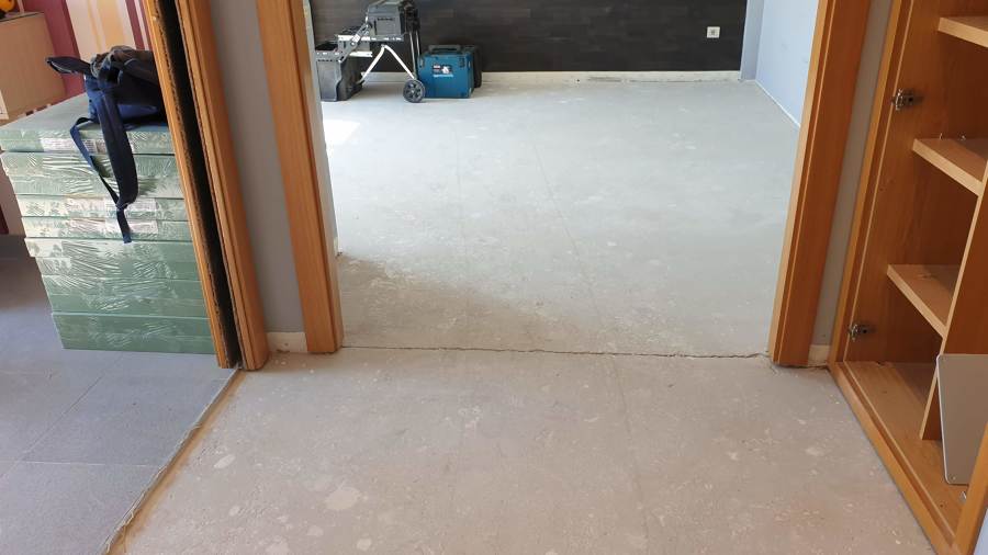 Planteamiento de instalación de suelo laminado.