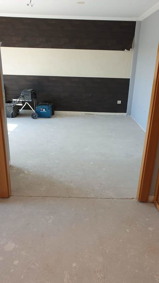 Planteamiento de instalación de suelo laminado.