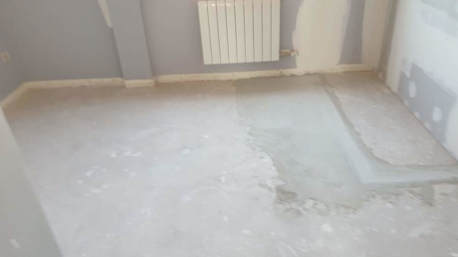 Planteamiento de instalación de suelo laminado.
