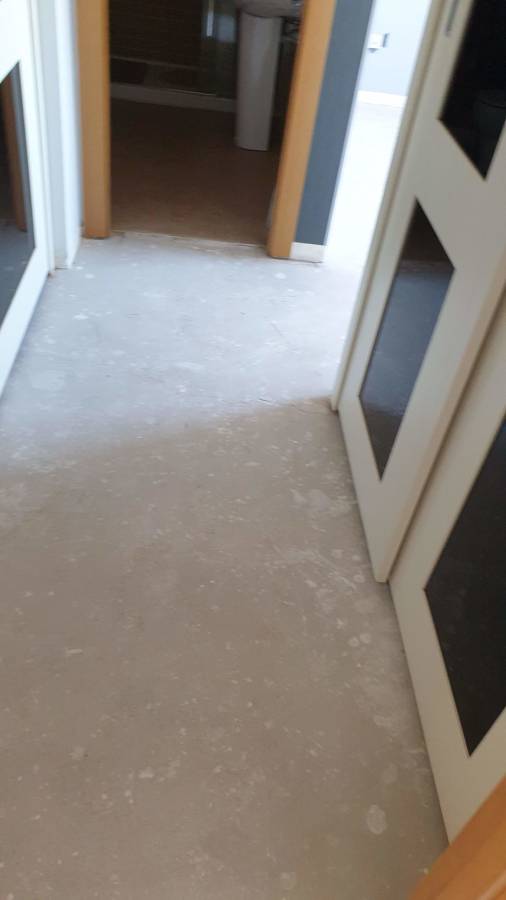 Planteamiento de instalación de suelo laminado.