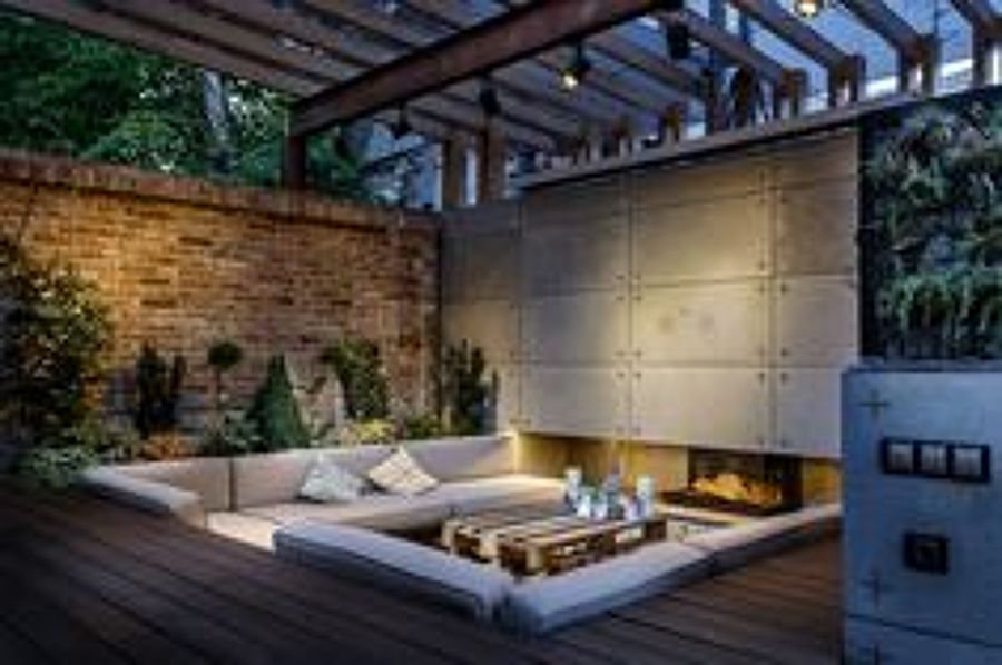 PORCHE CASUAL -pergola de madera y mesa de palet