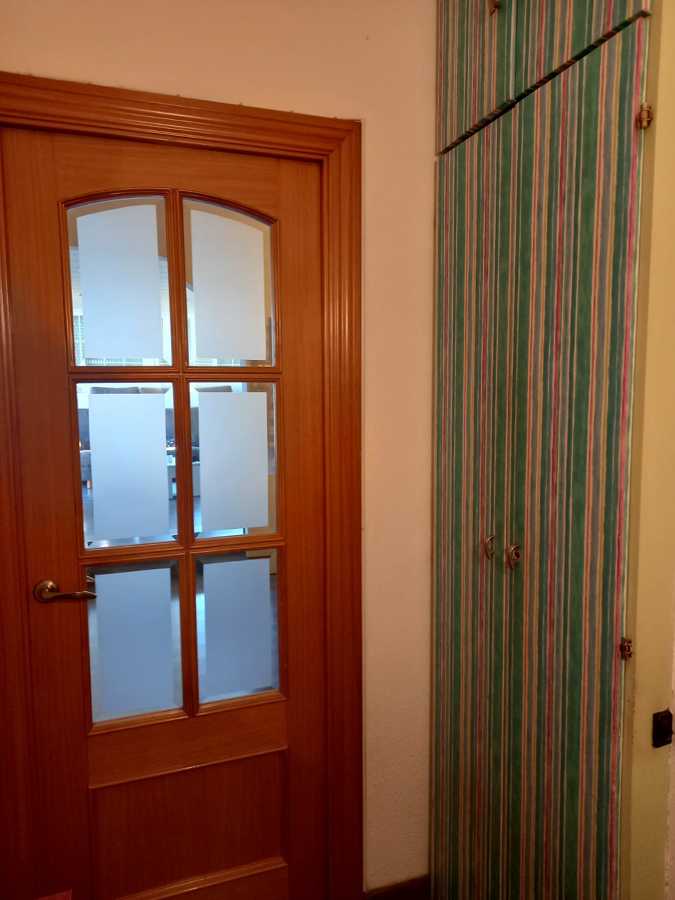 Precio lacar puerta con cristales