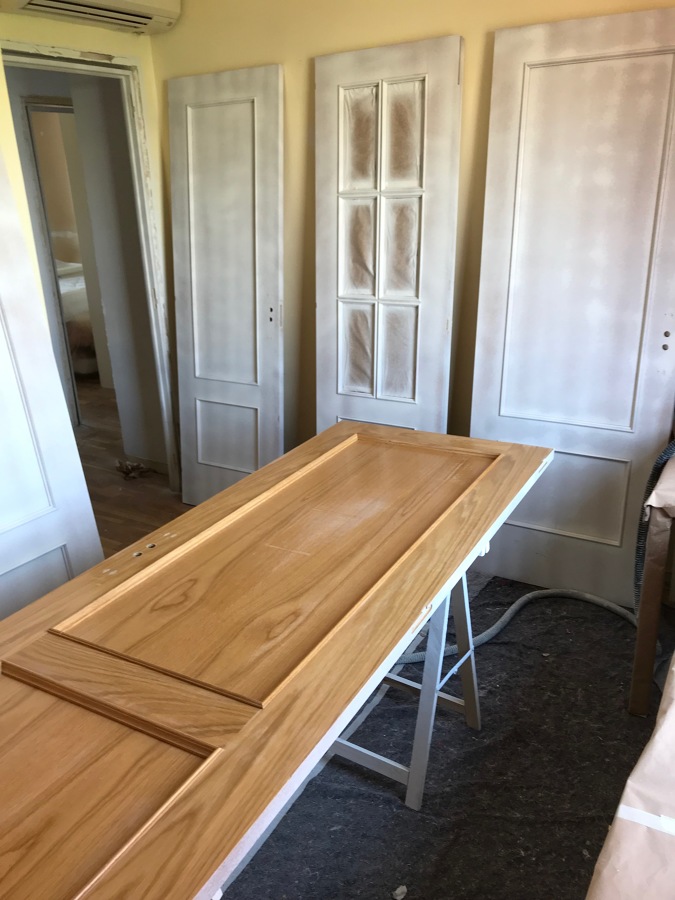 Proceso de lacado de puertas.