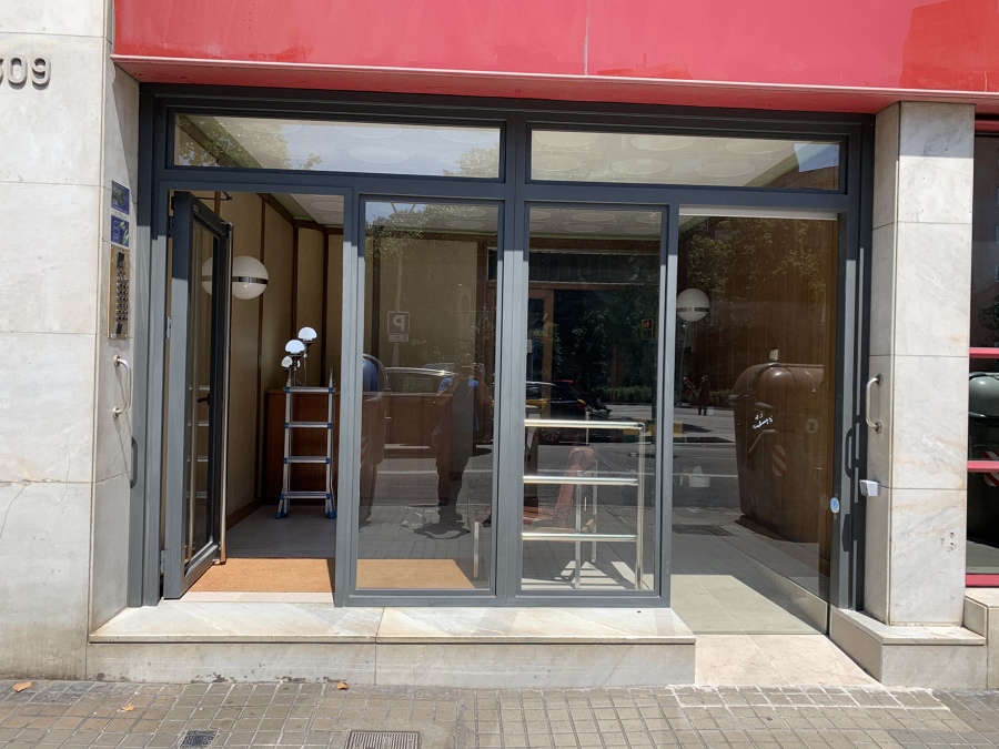 Puerta comunidad