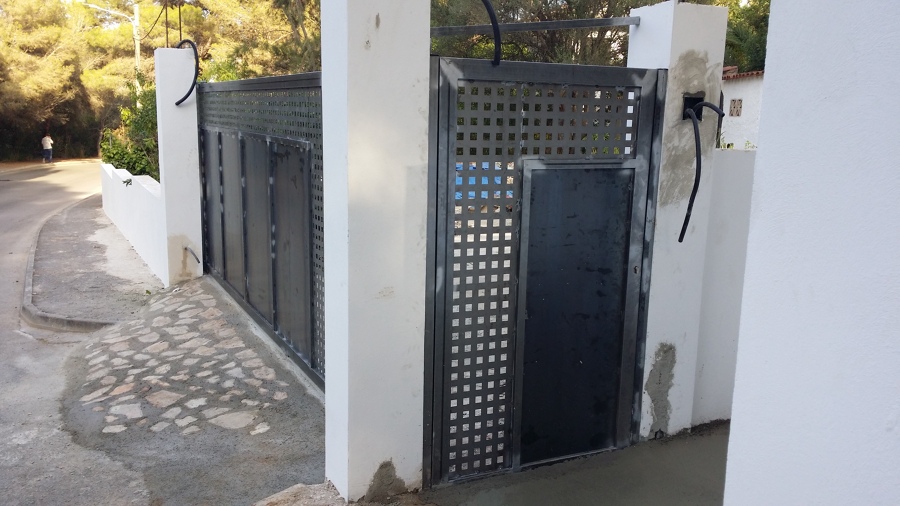 Puerta de hierro