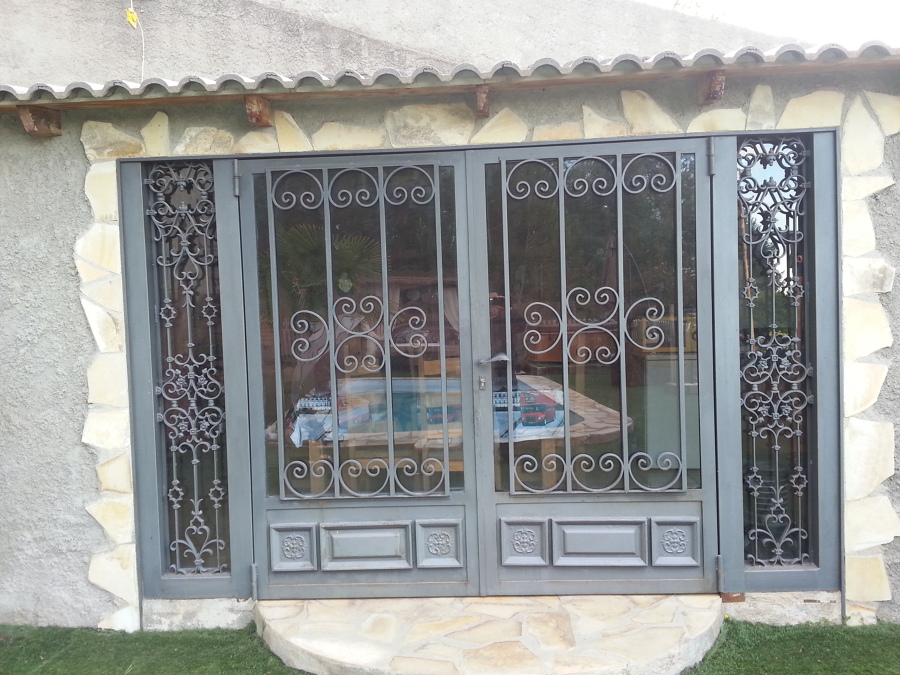 puerta en forja