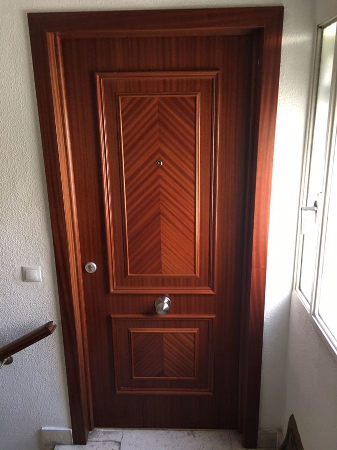 PUERTA ENTRADA