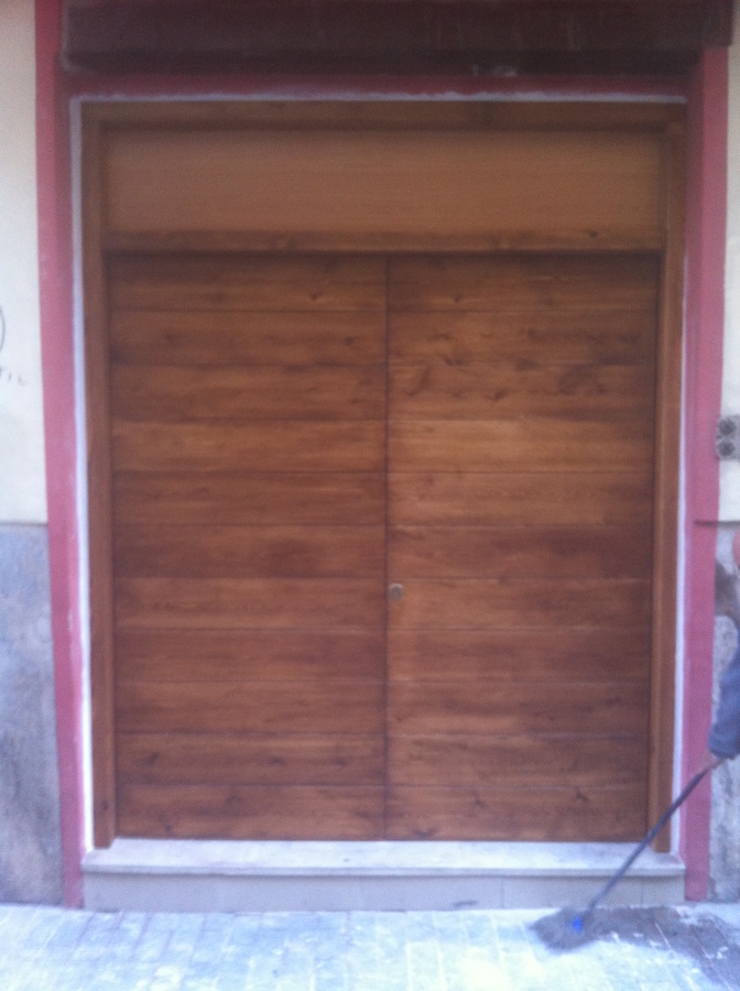 PUERTA GRANDE DE MADERA ENTRADA FINCA