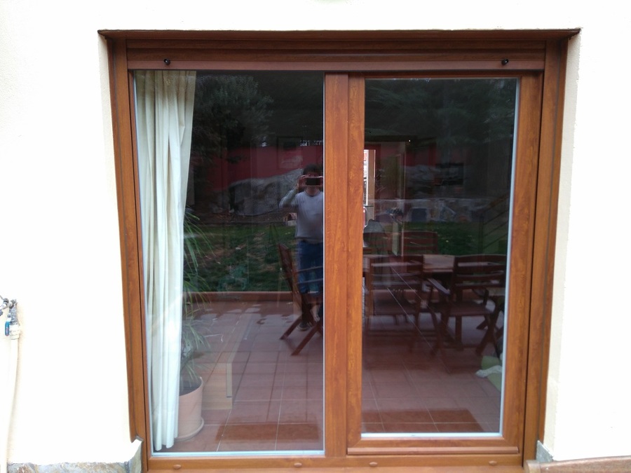 Renovar Carpintería Antigua por Ventanas de Pvc Roble Dorado | Ideas Toldos