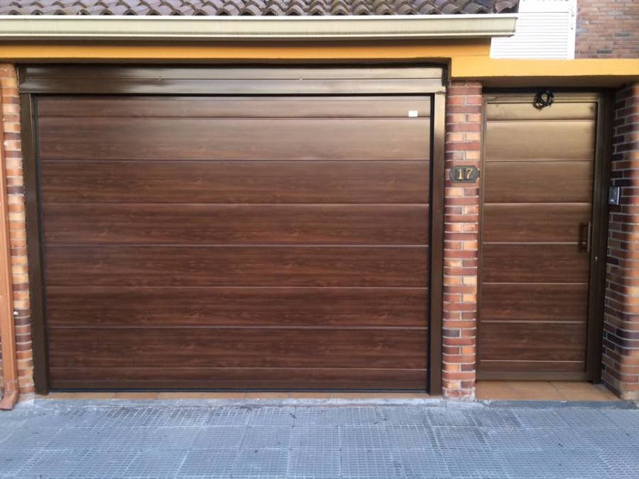 PUERTA SECCIONAL