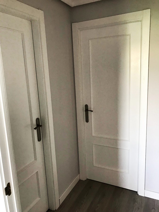 Puertas de dormitorios lacadas.