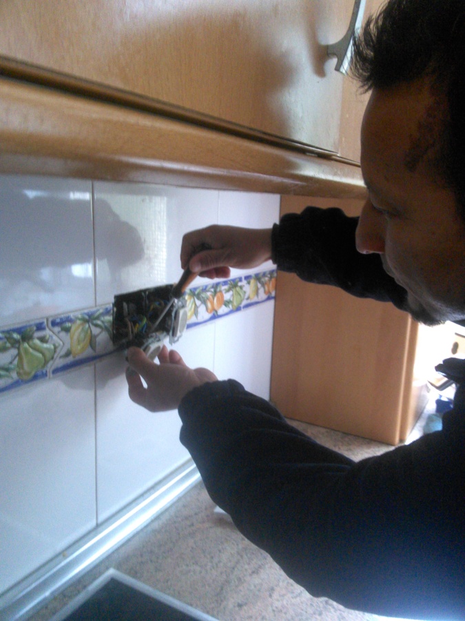 Realizando el cambio toma corriente