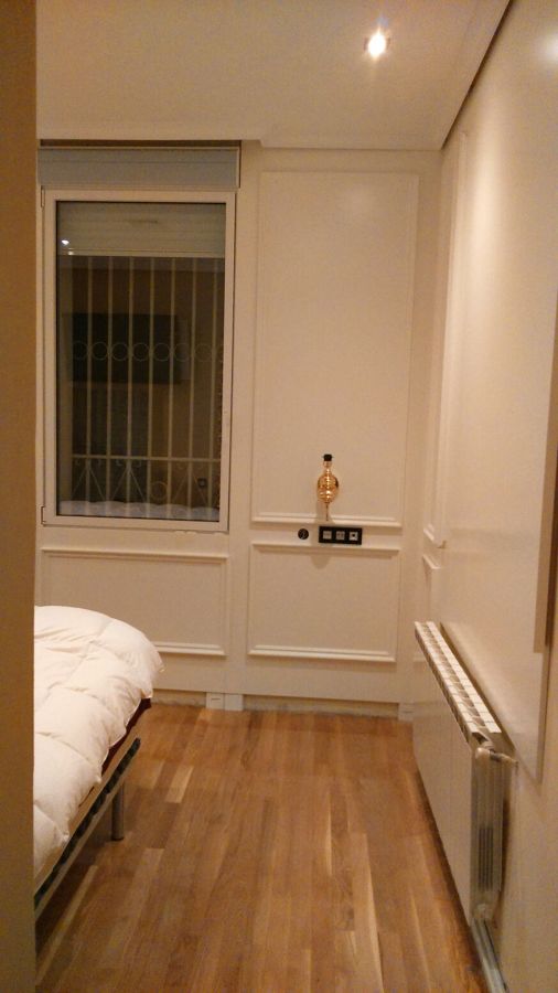 Reforma de vivienda/Friso lacado en  blanco