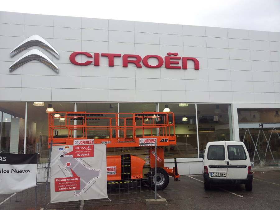 REFORMA INTEGRAL CONCESIONARIO DE COCHES CITROEN