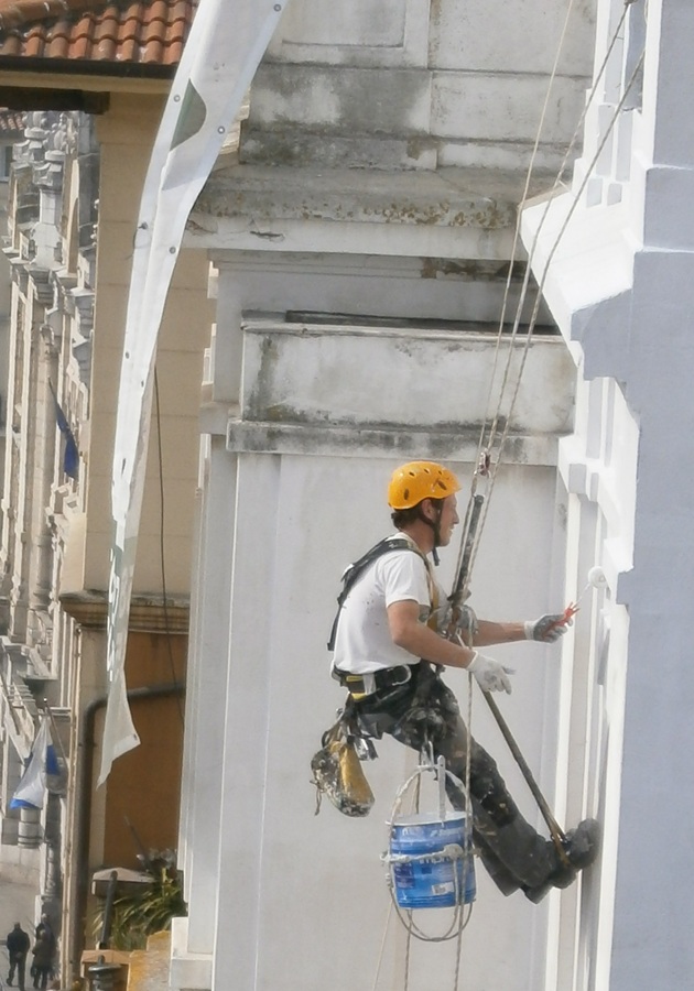 Rehabilitación de fachadas con trabajos verticales Santander-Cantabria