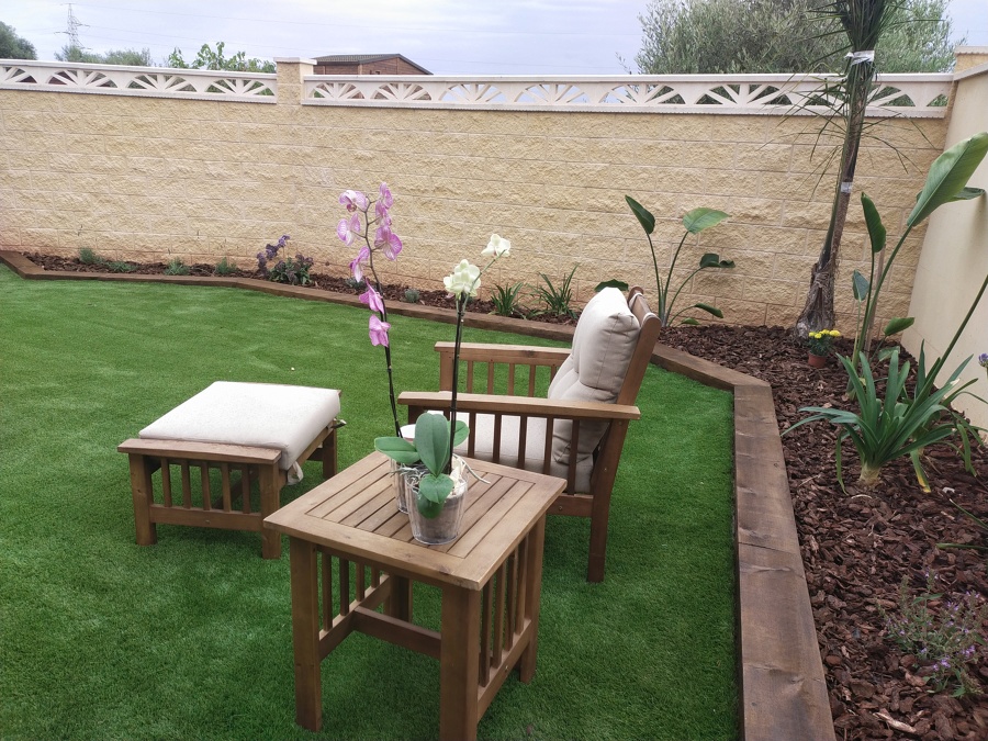 Instalación de Césped y Jardinera 120m2 | Ideas Jardineros