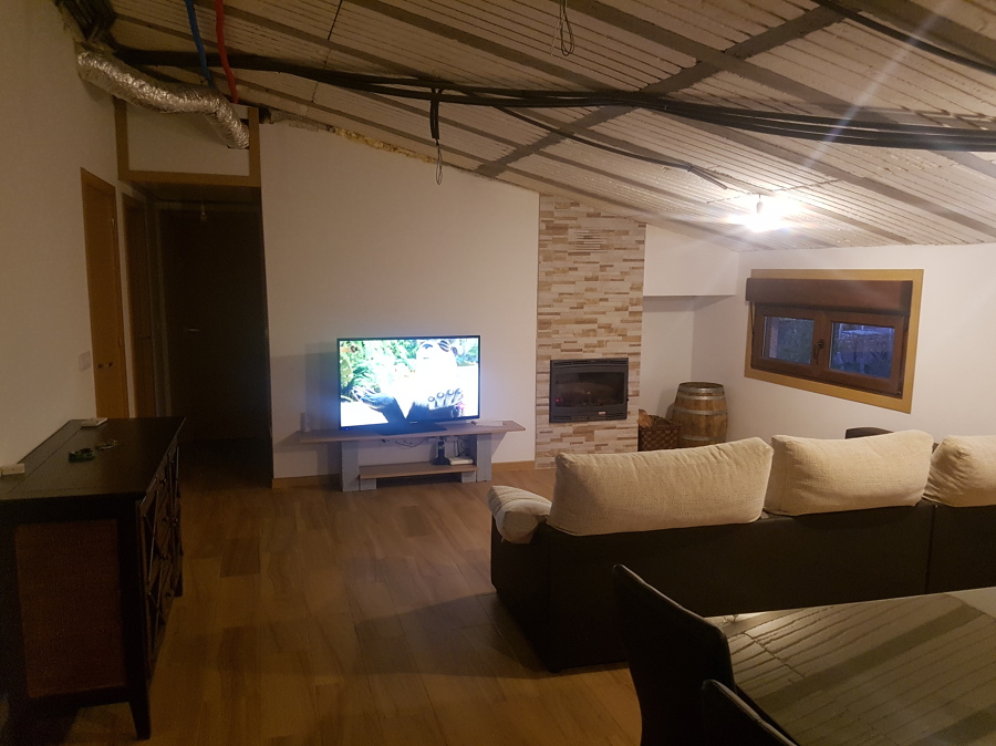 Resultado Final de Alicatado y Chimenea