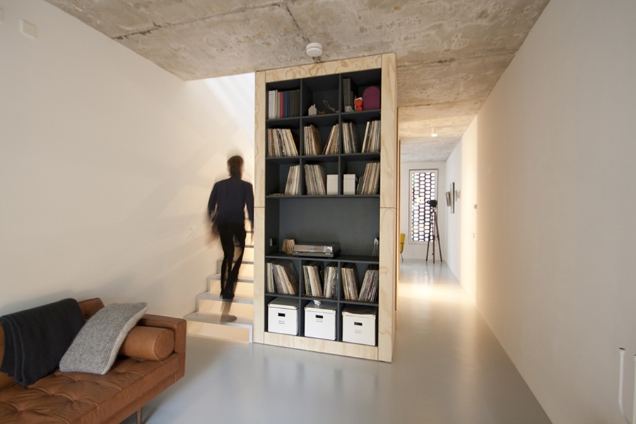 Una Casa Que Aprovecha el Vacío Urbano | Ideas Arquitectos