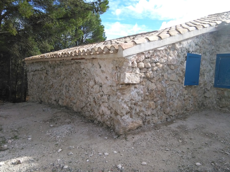 Saneado hasta soporte de la fachada