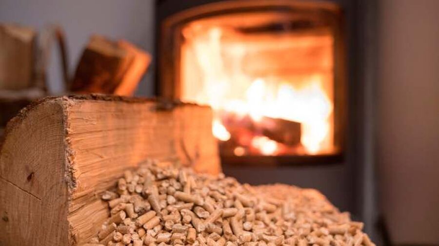 se puede usar pellets en una chimenea normal