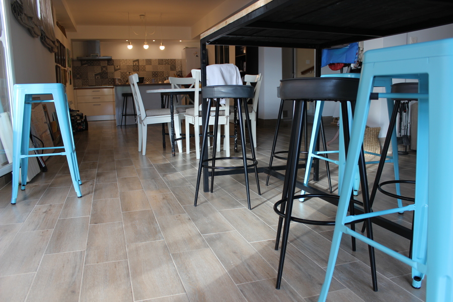 Conversión de Sótano en Acogedor Salón Comedor | Ideas Reformas Viviendas