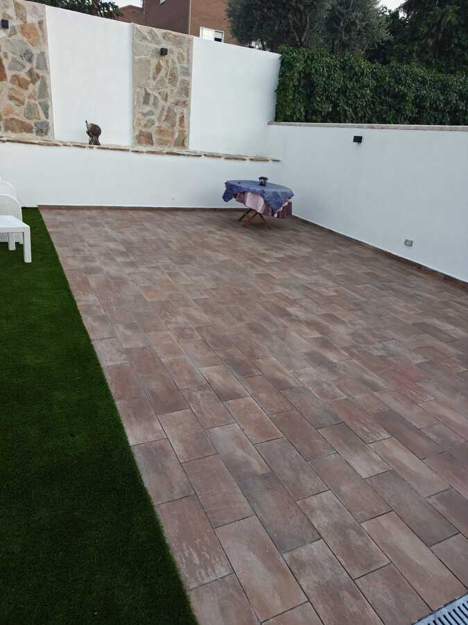 Solado con baldoza imitacion madera