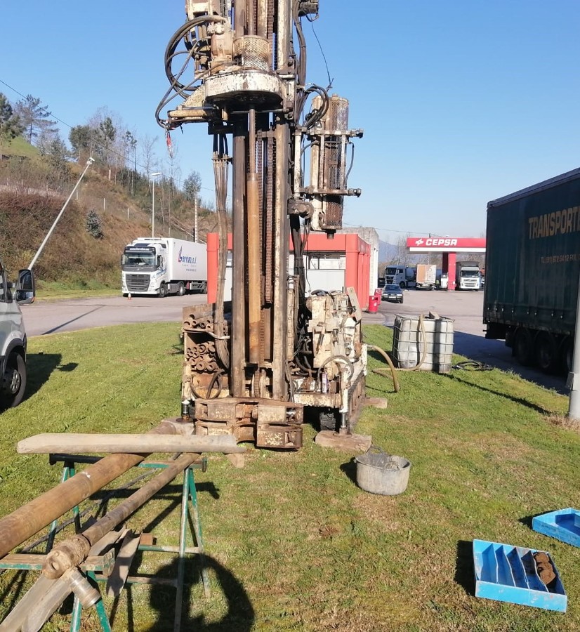 Sondeo a rotación con extracción continua de testigo