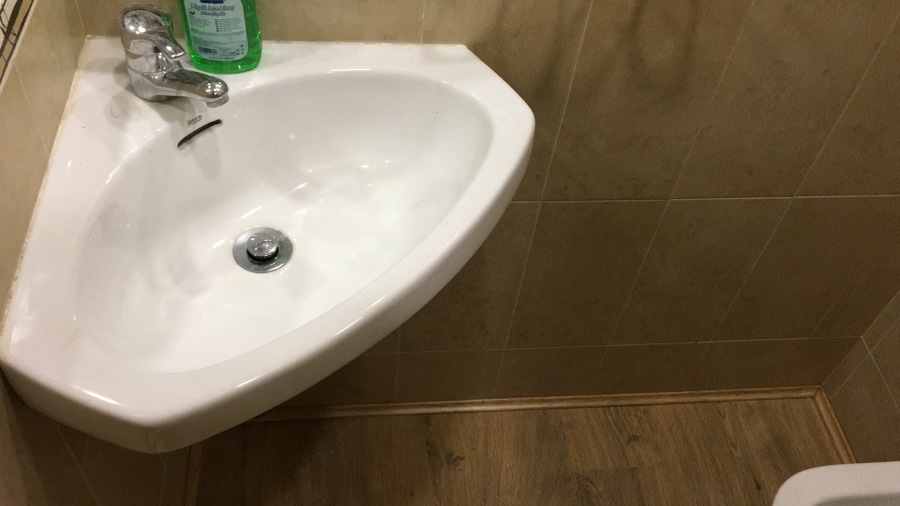 SUELO PVC BAÑO PLANTA BAJA