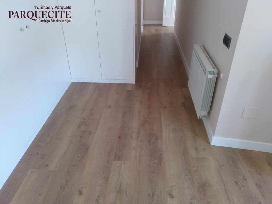 TARIMA LAMINADA AC5 TARIMA LAMINADA AC5 KRONOTEX TOTTAL ROBLE BERLIN
