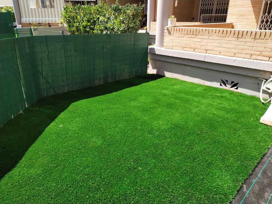 Instalación de Césped en 65m2 | Ideas Jardineros
