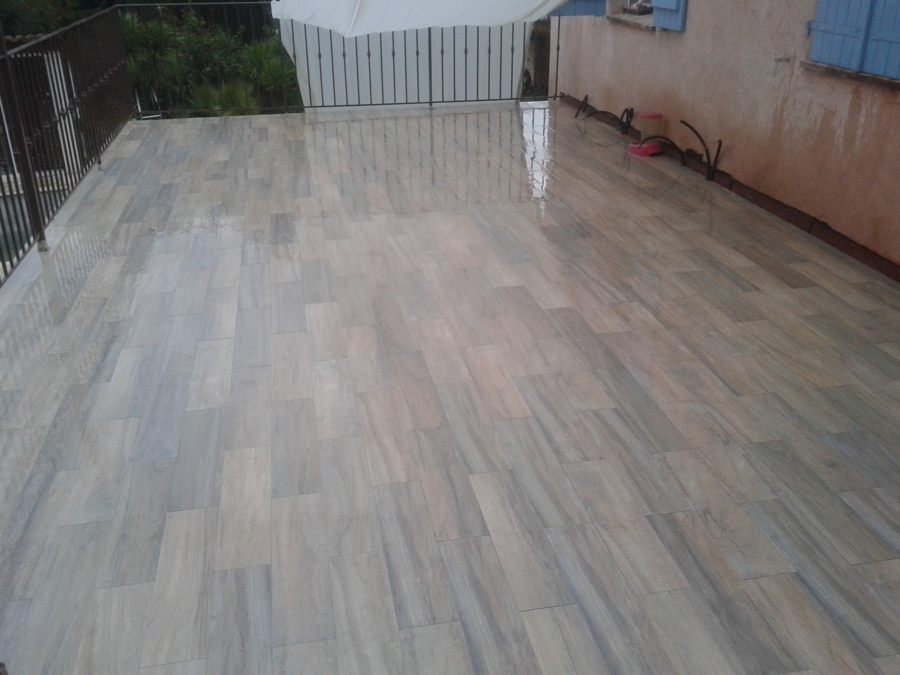 terrasa suelo tipo parquet