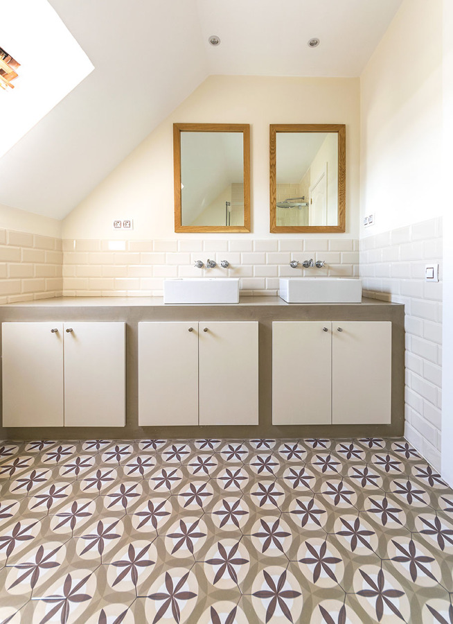 Tiana House - Baño con baldosa
