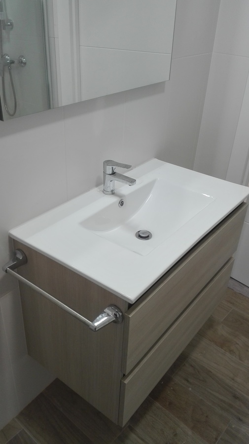 Toallero en mueble