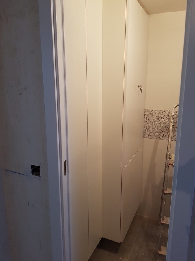 Un armario de baño sencillo siempre queda bien
