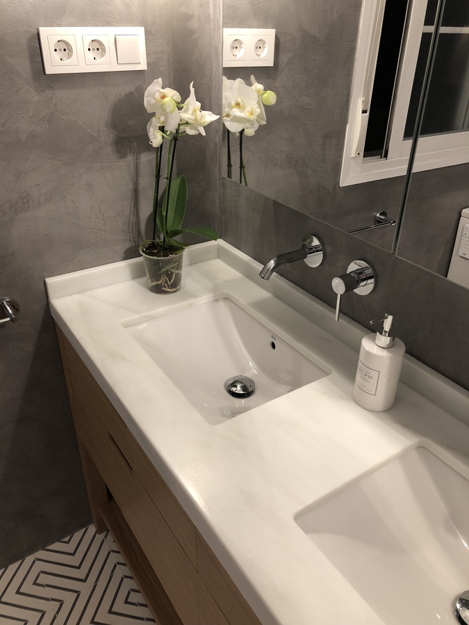 Vanity Top 04