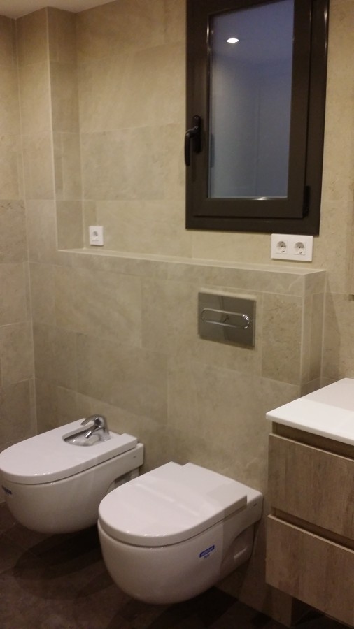 Ventala Aluminio Baño con Cerradura  de Seguridad.