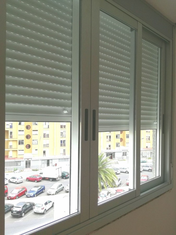 ventana y persiana de corredera