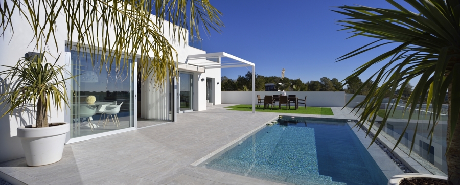 terraza con piscina